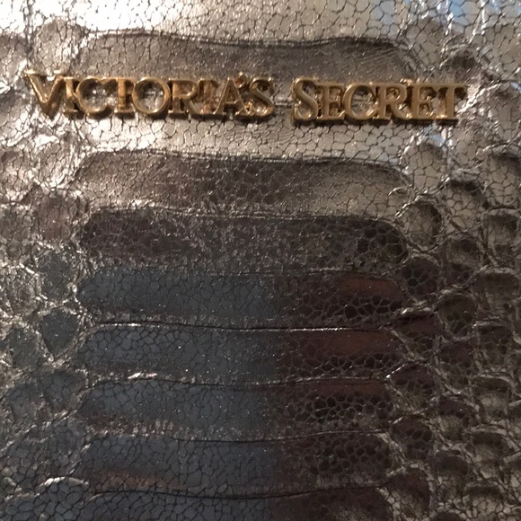 Victoria’s Secret crossbody bag. FREE SHIPPING - Picture 3 of 5